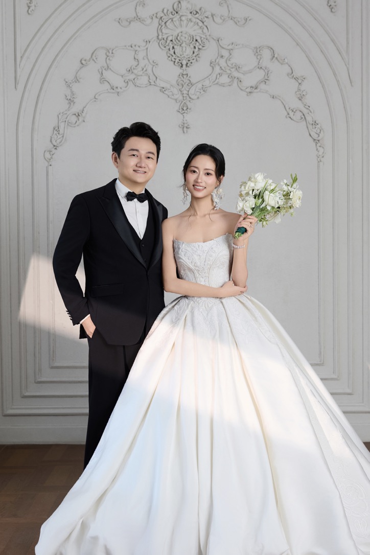 张运润与蔡婷婷的婚纱合影